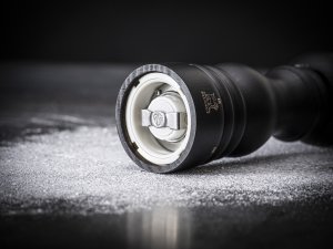 Młynek do przypraw Peugeot PARIS Młynek do soli 22 cm, czarny lakier, u-select 3