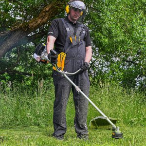 BESTEN Kosa spalinowa podkaszarka wykaszarka kosiarka do trawy szelki maska 51,7cc (BE0002867) 11