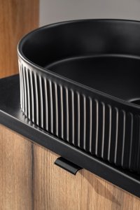 Zestaw meblowy 60cm z blatem, umywalką nablatową Beyond i szafką wysoką 5