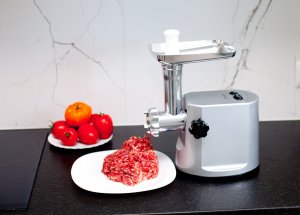 Maszynka do mielenia mięsa | duża moc | wyciskarka szatkownica 5 sit 2 noże 4