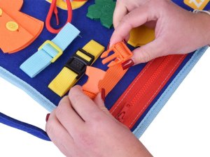 Materiałowa książeczka manipulacyjna edukacyjna + tablica markery ZA6024 EDUKAMP 14