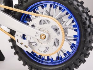 Yamaha YZ450F 2022 1:6 13