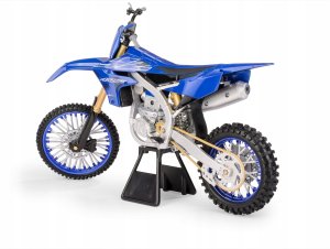 Yamaha YZ450F 2022 1:6 8