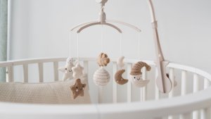 Babys Only muzykalny karuzel 0+ Heaven clay/ Warm linen BO-814.023.060.50 (8720791359300) 5