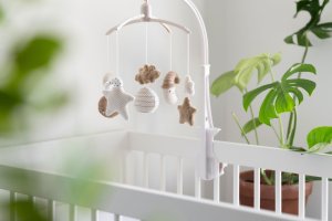 Babys Only muzykalny karuzel 0+ Heaven clay/ Warm linen BO-814.023.060.50 (8720791359300) 6