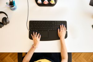 Contour Touch Ergonomic Touchpad wired 4