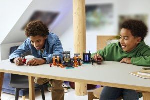 LEGO Minecraft Walka z witherem (21590) 3