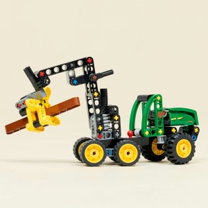 LEGO Technic Harwester kołowy John Deere (42218) 2
