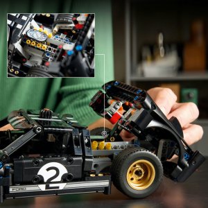 LEGO Technic Samochód wyścigowy 1966 Ford (42223) 3