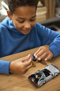 LEGO Speed champions Wehikuł czasu z Powrót (77256) 3