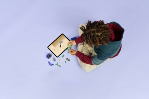 LEGO Ninjago Nya kontra zmutowany potwór na spinnerze (71849) 4