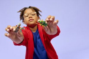 LEGO Ninjago Lloyd kontra ziemny potwór na spinnerze (71850) 3