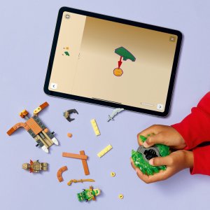 LEGO Ninjago Lloyd kontra ziemny potwór na spinnerze (71850) 4