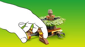 LEGO Ninjago Lloyd kontra ziemny potwór na spinnerze (71850) 5