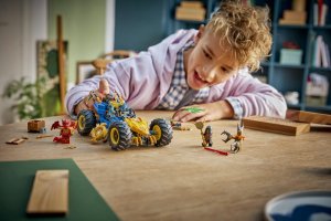 LEGO Ninjago Wielofunkcyjny samochód Jaya (71856) 3