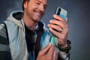 SanDisk Phone Drive USB-C, Seafoam Green, 1TB 3