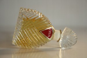 Emanuel Ungaro Diva Eau De Parfum dla kobiet, 50 ml 3