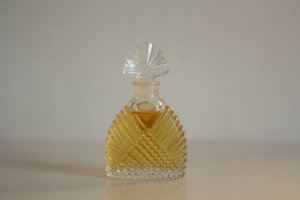 Emanuel Ungaro Diva Eau De Parfum dla kobiet, 50 ml 4