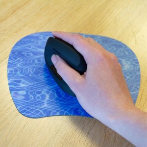 Mysz Q-Connect Myszka ergonomiczna bezprzewodowa pionowa Q-CONNECT, 6-przyciskowa z akumulatorem, dla praworęcznych, czarna 6