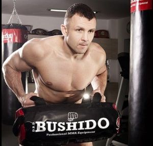 DBX BUSHIDO Torba treningowa Sandbag czarna 35kg 3