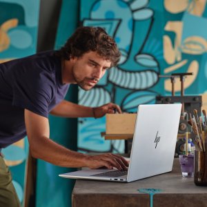 Laptop HP Envy 17-da0013dx / 9S1R7UA / Intel Ultra 7 / 32GB / SSD 2TB / Intel ARC / FHD / Dotyk / Win 11 8