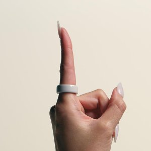 Oura Ring 4 Ceramic Smarting 8 dni pracy monitor aktywności kolor cloud 4