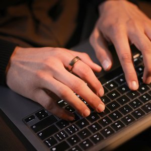 RingConn Gen 2 Air Nie Inteligentny pierścień do śledzenia aktywności IP68 Złoto 2