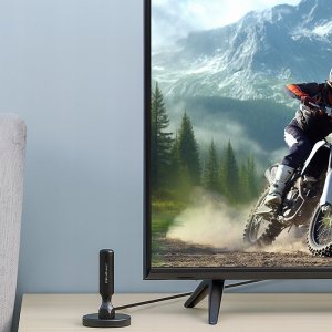 Qoltec Wewnętrzna Antena TV DVB-T2 ze wzmacniaczem sygnału i magnetyczną podstawą | 4K | 28dBi | 5m 6