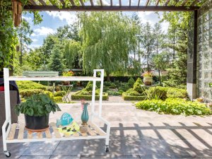 Kwietnik drewniany na kwiaty doniczkowe dwupoziomowy półka na kółkach taras 5