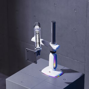 F7-XE Pearl White Podświetlenie RGB Gamingowy mocny uchwyt biurkowy do dużych monitorów 32-60 cali 10