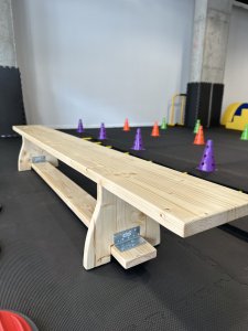 Ławka gimnastyczna drewniana UNDERFIT 3 m 9