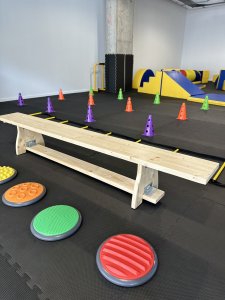 Ławka gimnastyczna drewniana UNDERFIT 3 m 10