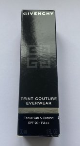 Givenchy, Teint Couture Everwear, Long Wearing, Liquid Foundation, Y300, SPF 20, 30 ml None 3