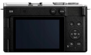 Aparat Panasonic Lumix S9 czarno-srebrny + 18-40mm f/4.5-6.3 srebrny (DC-S9NE-SB) 2
