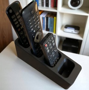 Organizer na piloty  stojak 3D na piloty do TV, dekodera i innych urządzeń 4