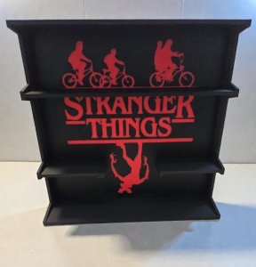 Półka na figurki Stranger Things Kinder Joy Display Stand czarna 2