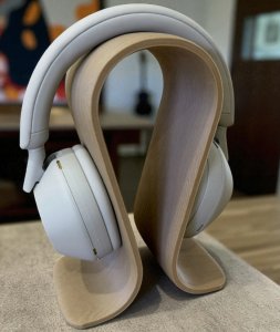 Uchwyt na słuchawki Omega  styl drewna, elegancki stojak na biurko 3