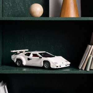 LEGO Icons Lamborghini Countach 5000 Quattrovalvole (10337) 6