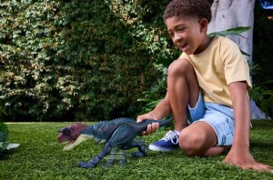 Figurka Mattel Jurassic World Karnotaur - Rozpędzony atak (JKG85) 2