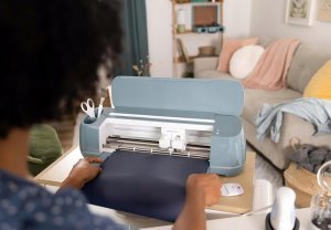 Cricut Maker 4 Zestaw Essentials Ploter tnący z Pakietem Akcesoriów 2