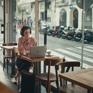 Laptop biznesowy HP EliteBook 830 G7 / B07JPU8Q / Intel Core i7 / 8GB / SSD 256GB / Intel UHD / FullHD / Win 11 Pro 7