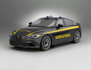 Cobi Alfa Romeo Giulia Quadrifoglio Gwardia Finansowa 2