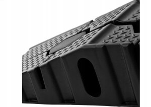 Najazdy samochodowe rampy plastikowe 3t (komplet 2szt.) 5