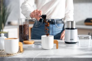 TZS First Austria Coffee Grinder, Detachable Cup, 4 Blades, 200W FA-5486-2-WI 4