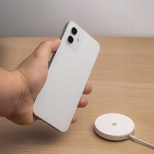 Forever ładowarka bezprzewodowa magnetyczna MAWC-300 Qi2 15W srebrna 4