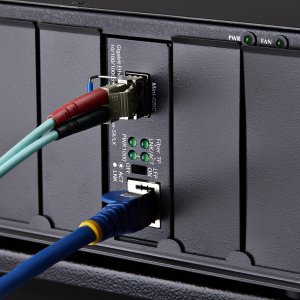 StarTech MCM1110SMLC40 konwerter sieciowy 2000 Mbit/s 1310 nm Pojedynczy Czarny 6