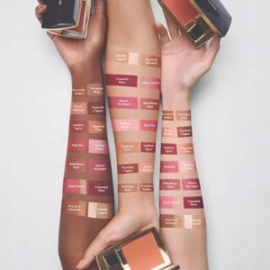 ESTEE LAUDER_The Sculpting Powder Blush róż prasowany Magnetic Glow 7g 3