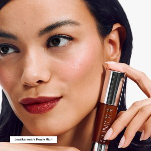 CLINIQUE_Chubby Stick Sculpting Contour bronzer do policzków w sztyfcie 02 6g 2