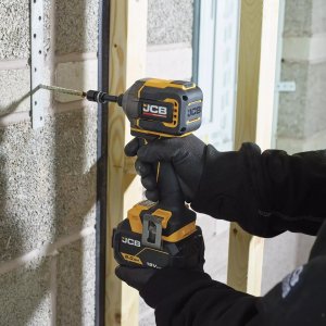 JCB Professional 18V Zakrętarka Udarowa 230Nm Ładowarka 4.5A Akumulator 2Ah 10