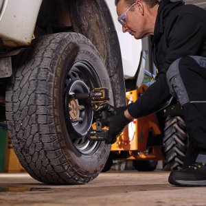 JCB Professional 18V Klucz Udarowy 1/2 250Nm Z Akumulatorem 2Ah 6